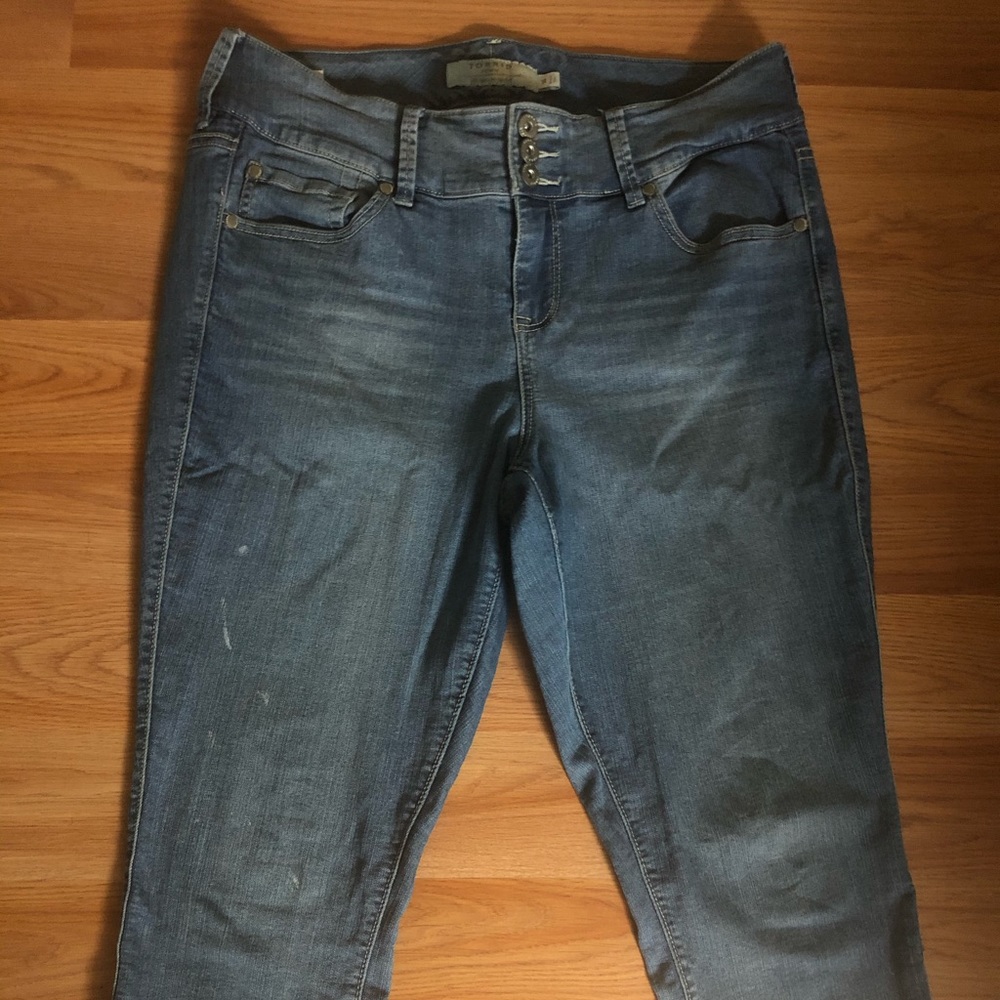 Torrid Capris